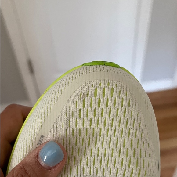 Nike Vomero 18’s - Picture 7 of 8